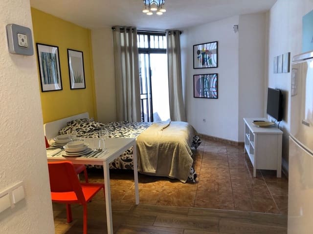 Appartement te koop in Los Cristianos, Arona met zwembad - € 220.000 (Ref: 9242691)