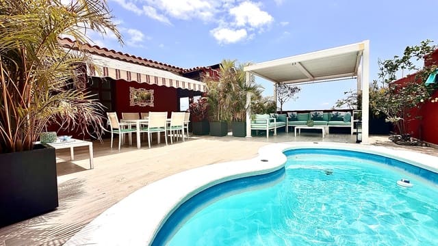 4 chambre Appartement à vendre à El Madroñal, Adeje avec piscine garage - 630 000 € (Ref: 9254701)