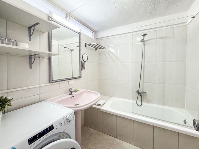 Appartement à vendre à Playa de las Américas, Adeje avec piscine garage - 203 000 € (Ref: 9256745)