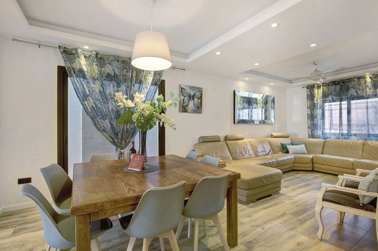 4 slaapkamer Villa te koop in Armenime met zwembad garage - € 785.000 (Ref: 9280892)