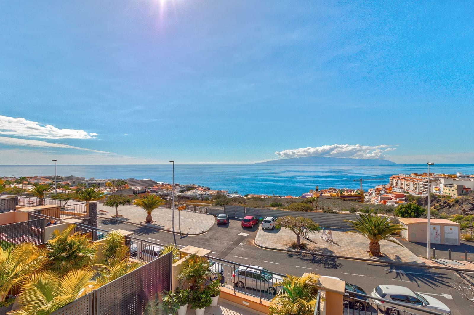 3 slaapkamer Halfvrijstaande villa te koop in Santiago del Teide met zwembad garage - € 550.000 (Ref: 9280894)