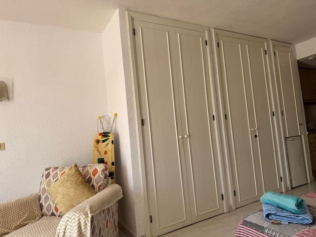 Appartement te koop in Los Cristianos, Arona met zwembad - € 199.999 (Ref: 9287490)