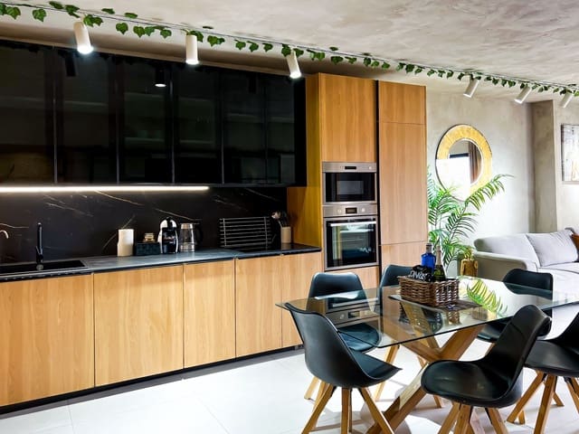 Apartamento en Costa Adeje, Adeje en venta con piscina garaje - 350.000 € (Ref: 9303054)