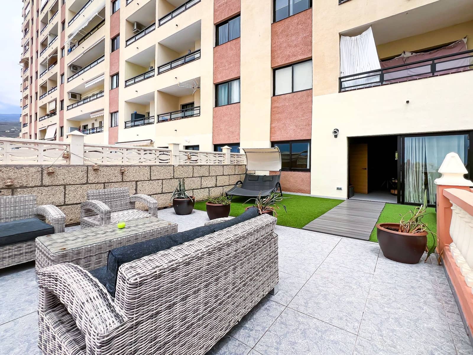 Apartamento en Costa Adeje en venta con piscina garaje - 350.000 € (Ref: 9303054)