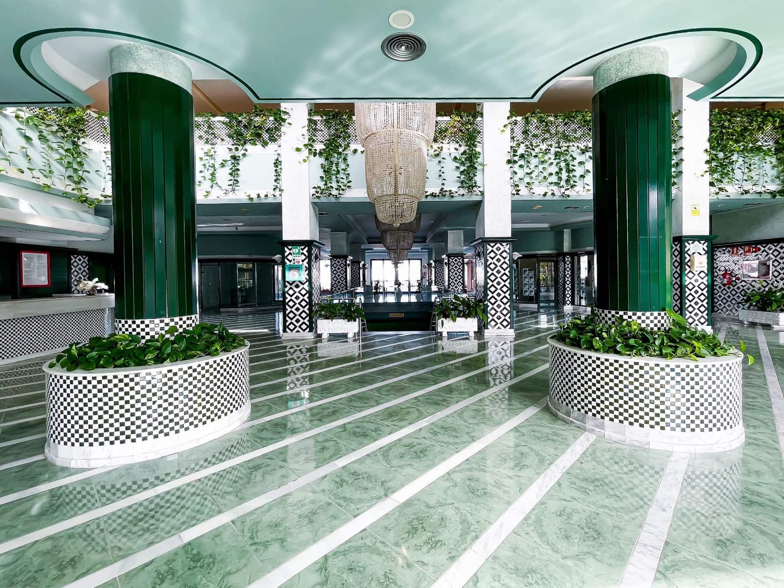 Apartamento en Costa Adeje en venta con piscina garaje - 350.000 € (Ref: 9303054)