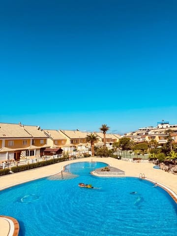 2 slaapkamer Halfvrijstaande villa te koop in Playa de las Americas, Arona met zwembad garage - € 495.000 (Ref: 9303055)