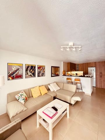 2 slaapkamer Halfvrijstaande villa te koop in Playa de las Americas, Arona met zwembad garage - € 495.000 (Ref: 9303055)