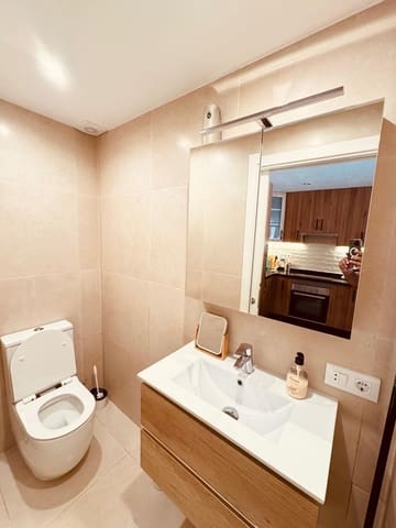 2 slaapkamer Halfvrijstaande villa te koop in Playa de las Americas, Arona met zwembad garage - € 495.000 (Ref: 9303055)