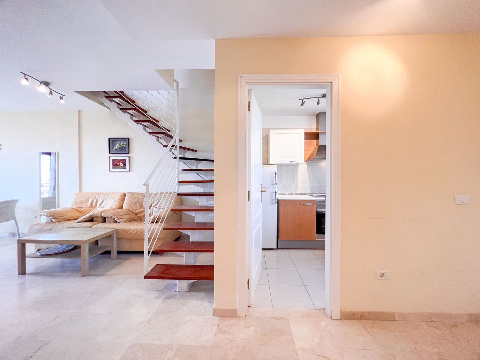 2 slaapkamer Appartement te koop in Palm-Mar met zwembad garage - € 459.000 (Ref: 9308223)