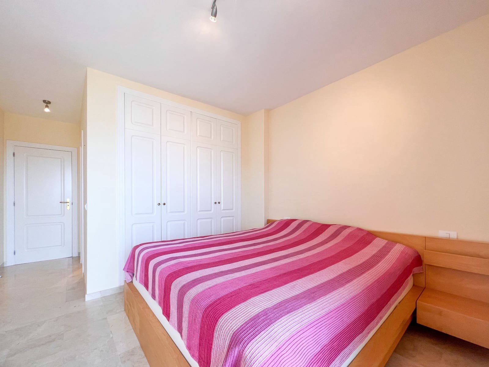 2 slaapkamer Appartement te koop in Palm-Mar met zwembad garage - € 459.000 (Ref: 9308223)