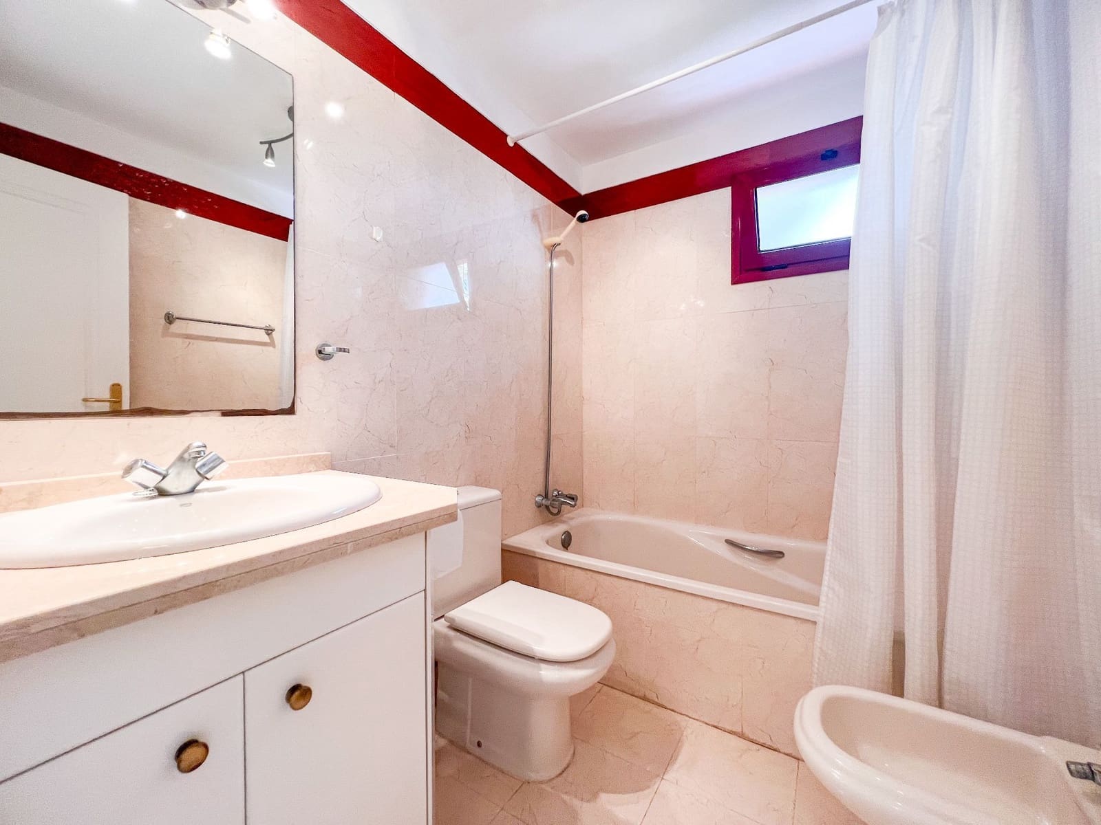 2 slaapkamer Appartement te koop in Palm-Mar met zwembad garage - € 459.000 (Ref: 9308223)