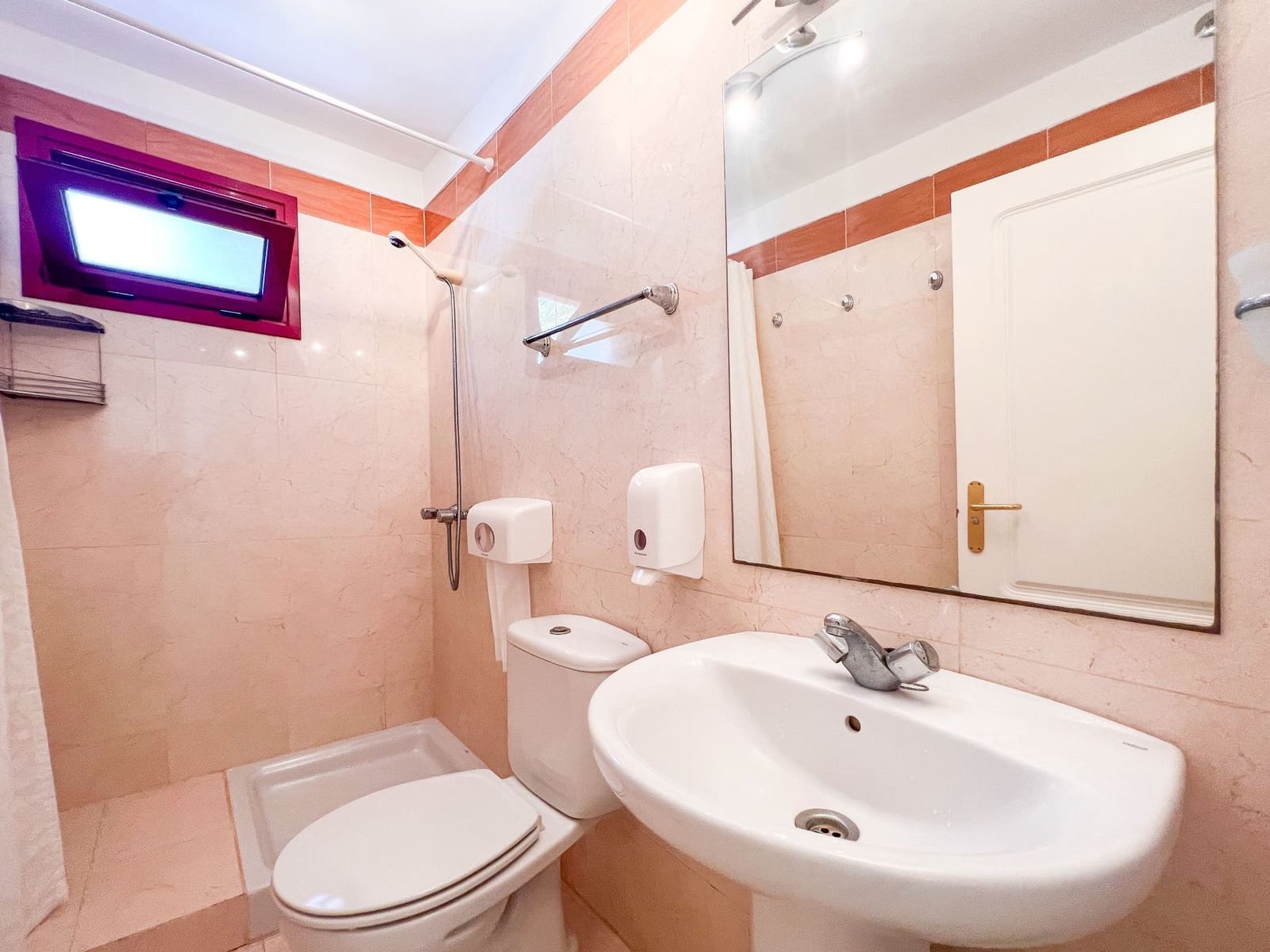 2 slaapkamer Appartement te koop in Palm-Mar met zwembad garage - € 459.000 (Ref: 9308223)