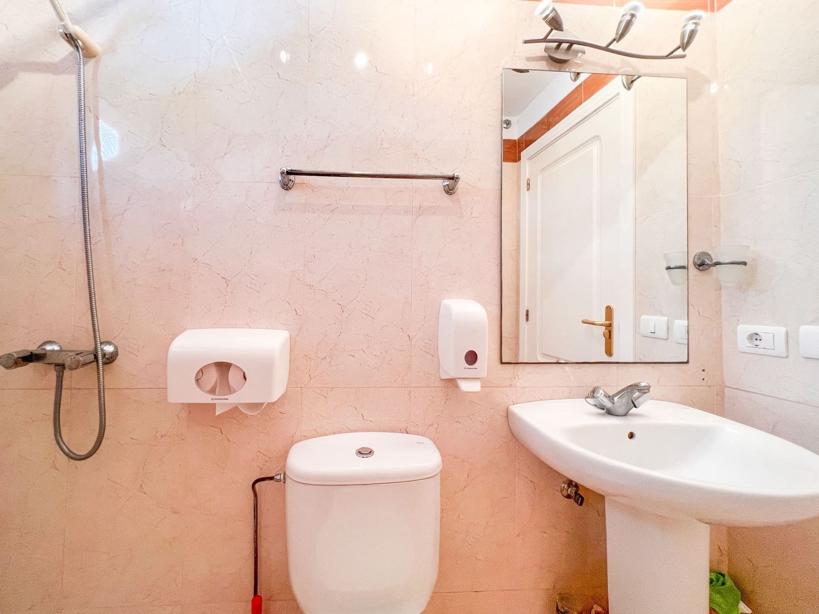 2 slaapkamer Appartement te koop in Palm-Mar met zwembad garage - € 459.000 (Ref: 9308223)