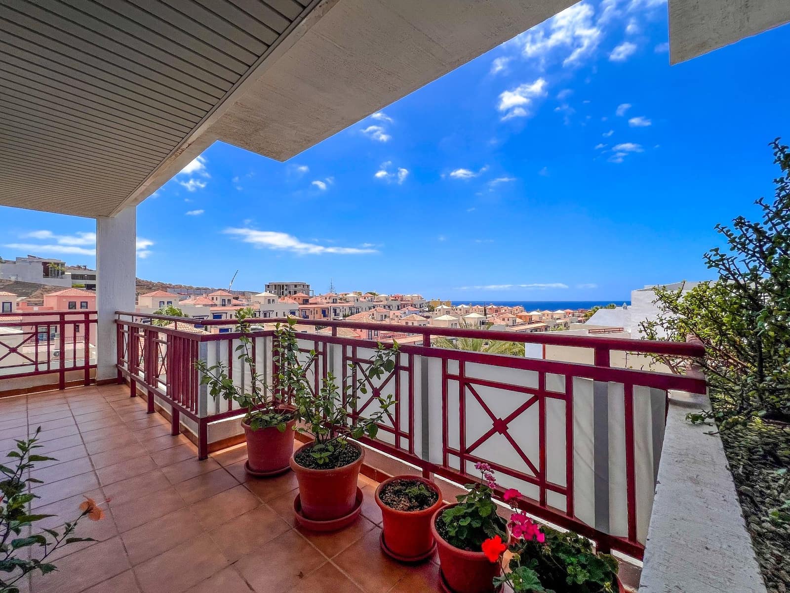 2 slaapkamer Appartement te koop in Palm-Mar met zwembad garage - € 459.000 (Ref: 9308223)