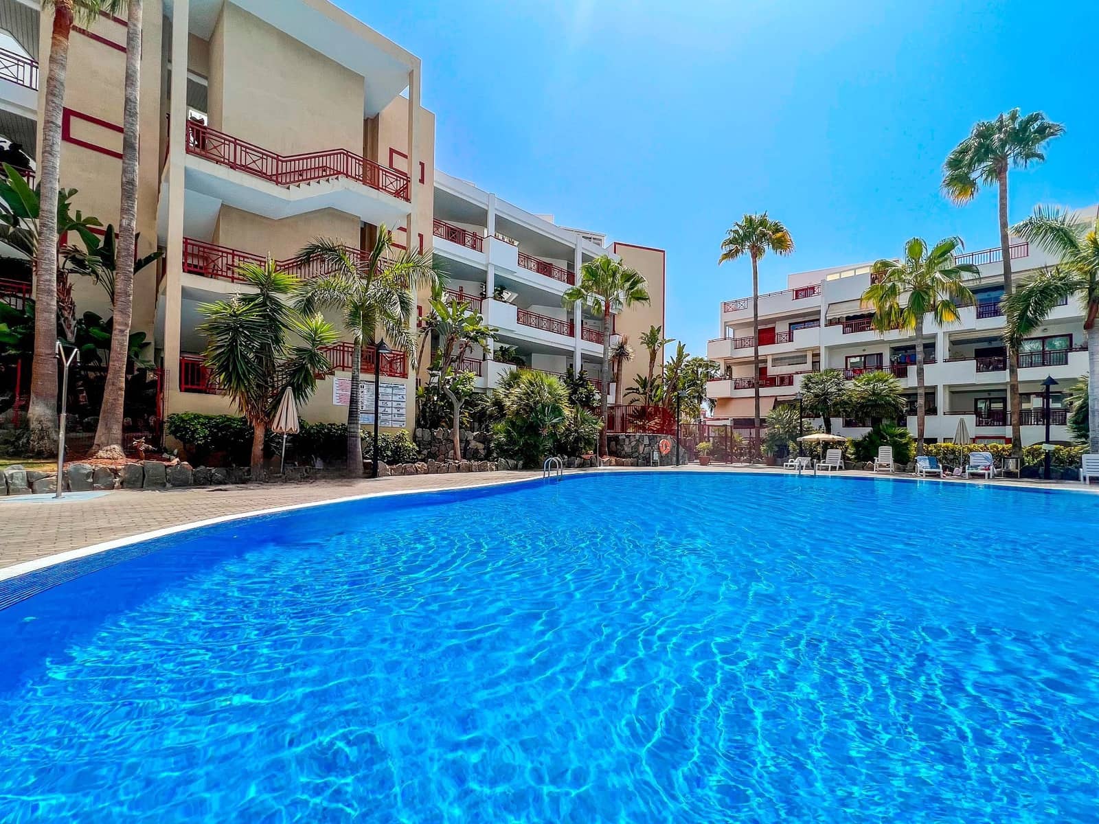 2 slaapkamer Appartement te koop in Palm-Mar met zwembad garage - € 459.000 (Ref: 9308223)