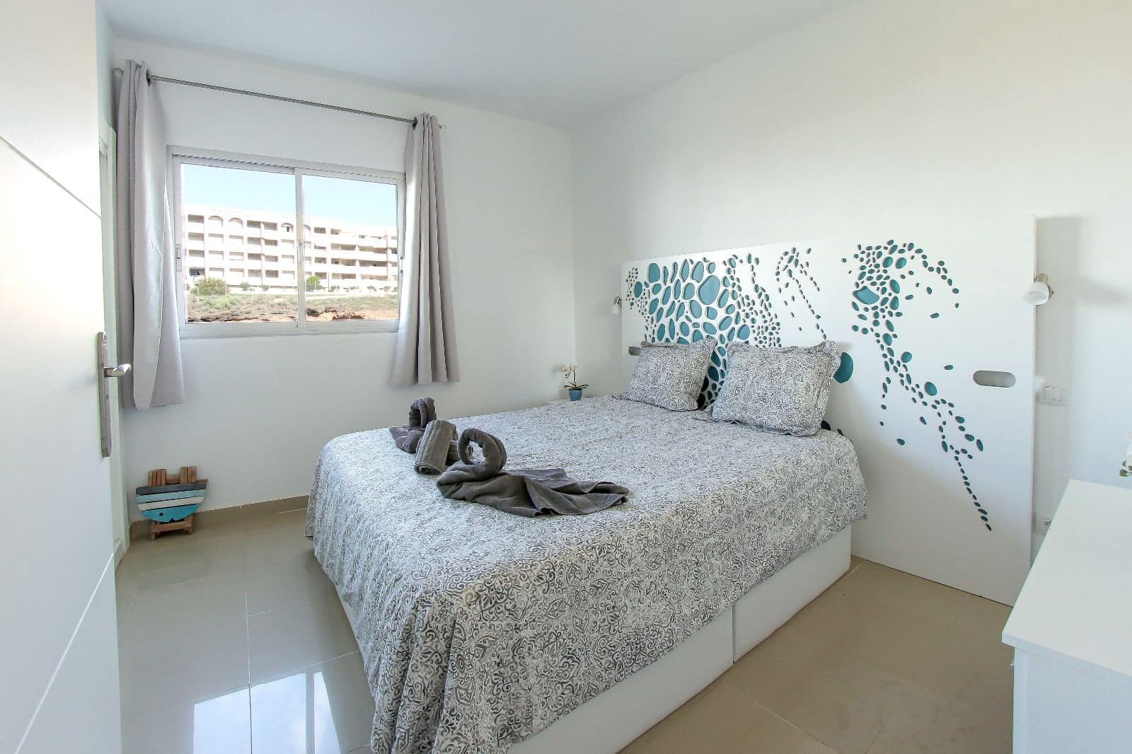 2 bedroom Apartment for sale in Costa Adeje with pool - € 395,000 (Ref: 9308224)