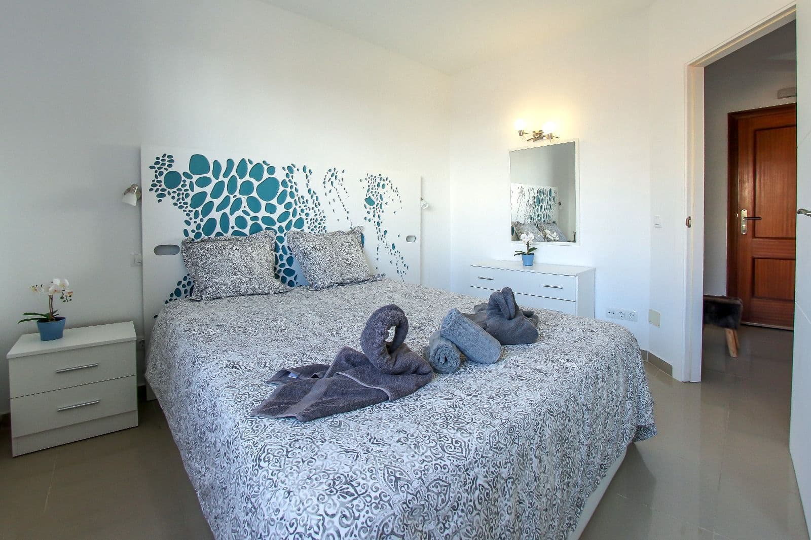 2 bedroom Apartment for sale in Costa Adeje with pool - € 395,000 (Ref: 9308224)