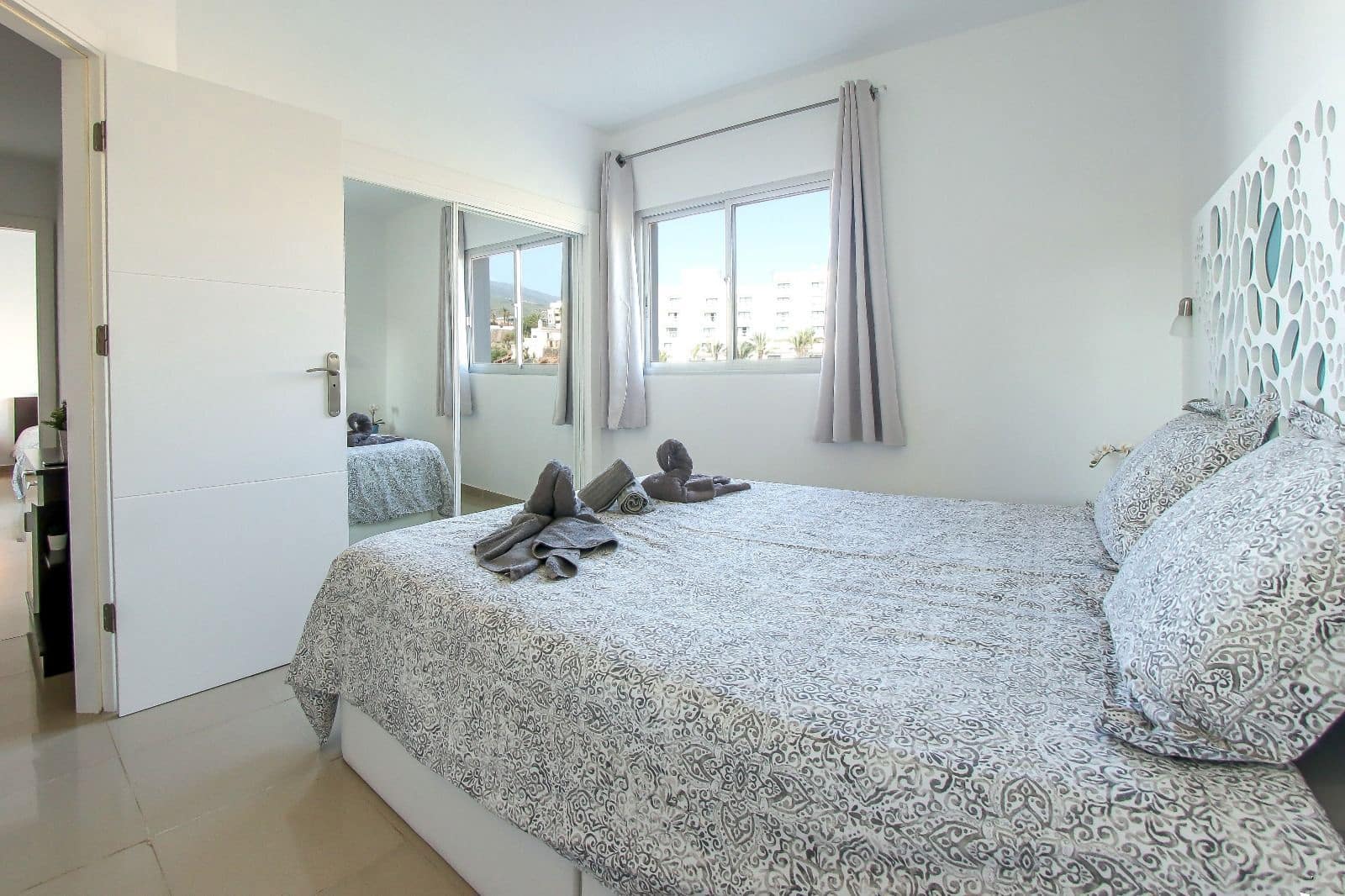 2 bedroom Apartment for sale in Costa Adeje with pool - € 395,000 (Ref: 9308224)