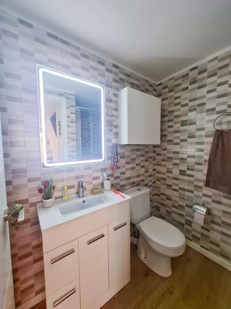 3 soverom Kjedet enebolig til salgs i Playa de las Americas med svømmebasseng garasje - € 650 000 (Ref: 9322459)