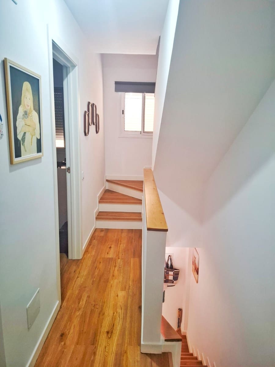 3 soverom Kjedet enebolig til salgs i Playa de las Americas med svømmebasseng garasje - € 650 000 (Ref: 9322459)