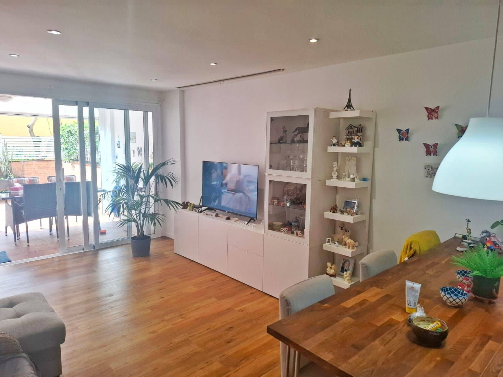 3 soverom Kjedet enebolig til salgs i Playa de las Americas med svømmebasseng garasje - € 650 000 (Ref: 9322459)