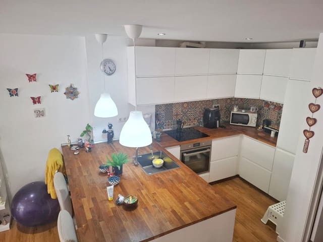 3 makuuhuone Paritalo myytävänä paikassa Playa de las Americas, Arona mukana uima-altaan 
autotalli - 650 000 € (Ref: 9322459)