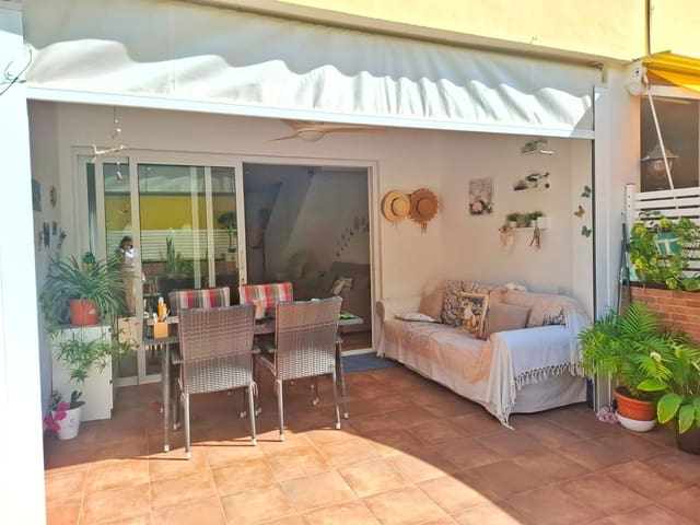 3 makuuhuone Paritalo myytävänä paikassa Playa de las Americas, Arona mukana uima-altaan 
autotalli - 650 000 € (Ref: 9322459)