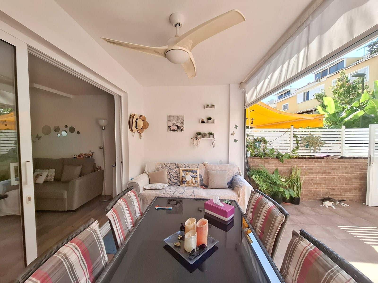 3 soverom Kjedet enebolig til salgs i Playa de las Americas med svømmebasseng garasje - € 650 000 (Ref: 9322459)