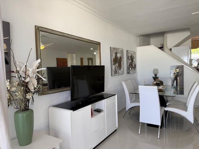 3 Zimmer Villa zu verkaufen in Playa de las Americas, Arona mit Pool - 935.000 € (Ref: 9324229)