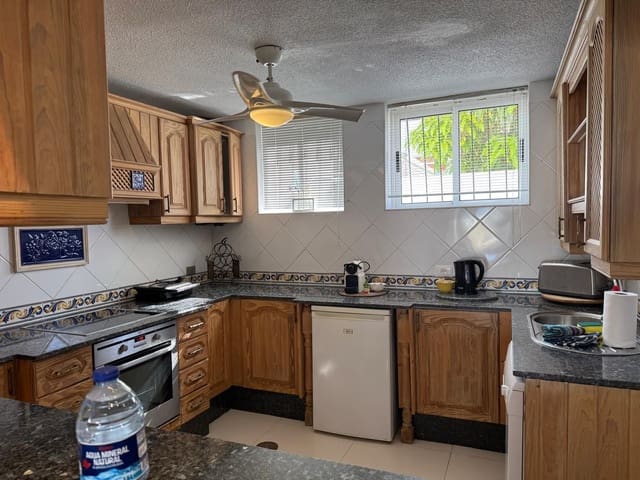 3 Zimmer Villa zu verkaufen in Playa de las Americas, Arona mit Pool - 935.000 € (Ref: 9324229)