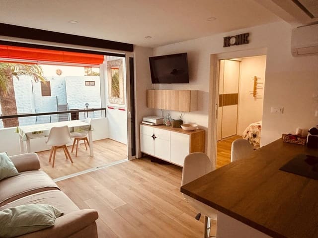2 chambre Appartement à vendre à Playa de las Américas, Adeje avec piscine garage - 680 000 € (Ref: 9325932)