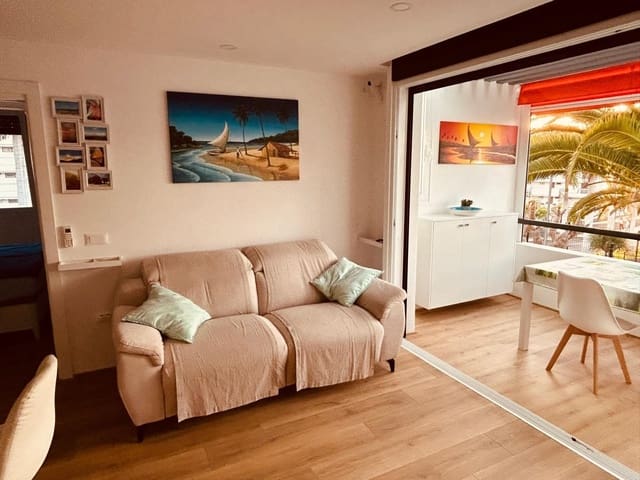 2 chambre Appartement à vendre à Playa de las Américas, Adeje avec piscine garage - 680 000 € (Ref: 9325932)