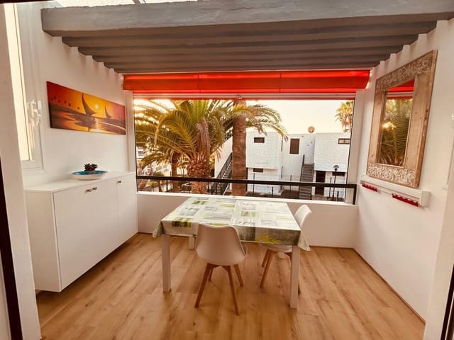 2 chambre Appartement à vendre à Playa de las Américas, Adeje avec piscine garage - 680 000 € (Ref: 9325932)