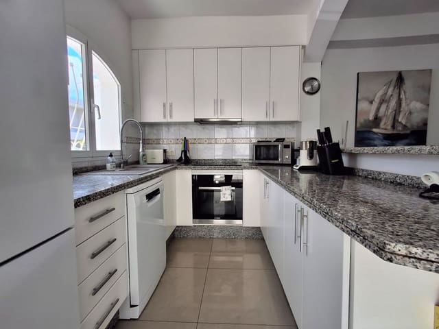 4 camera da letto Villetta Bifamiliare in vendita in La Caleta Adeje, Adeje con piscina garage - 1.175.000 € (Rif: 9325934)