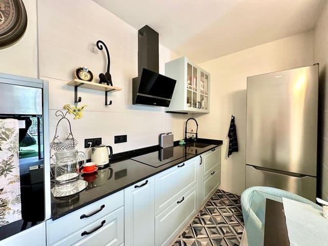 1 soveværelse Lejlighed til salg i Costa del Silencio, Arona med swimmingpool - € 250.000 (Ref: 9340678)