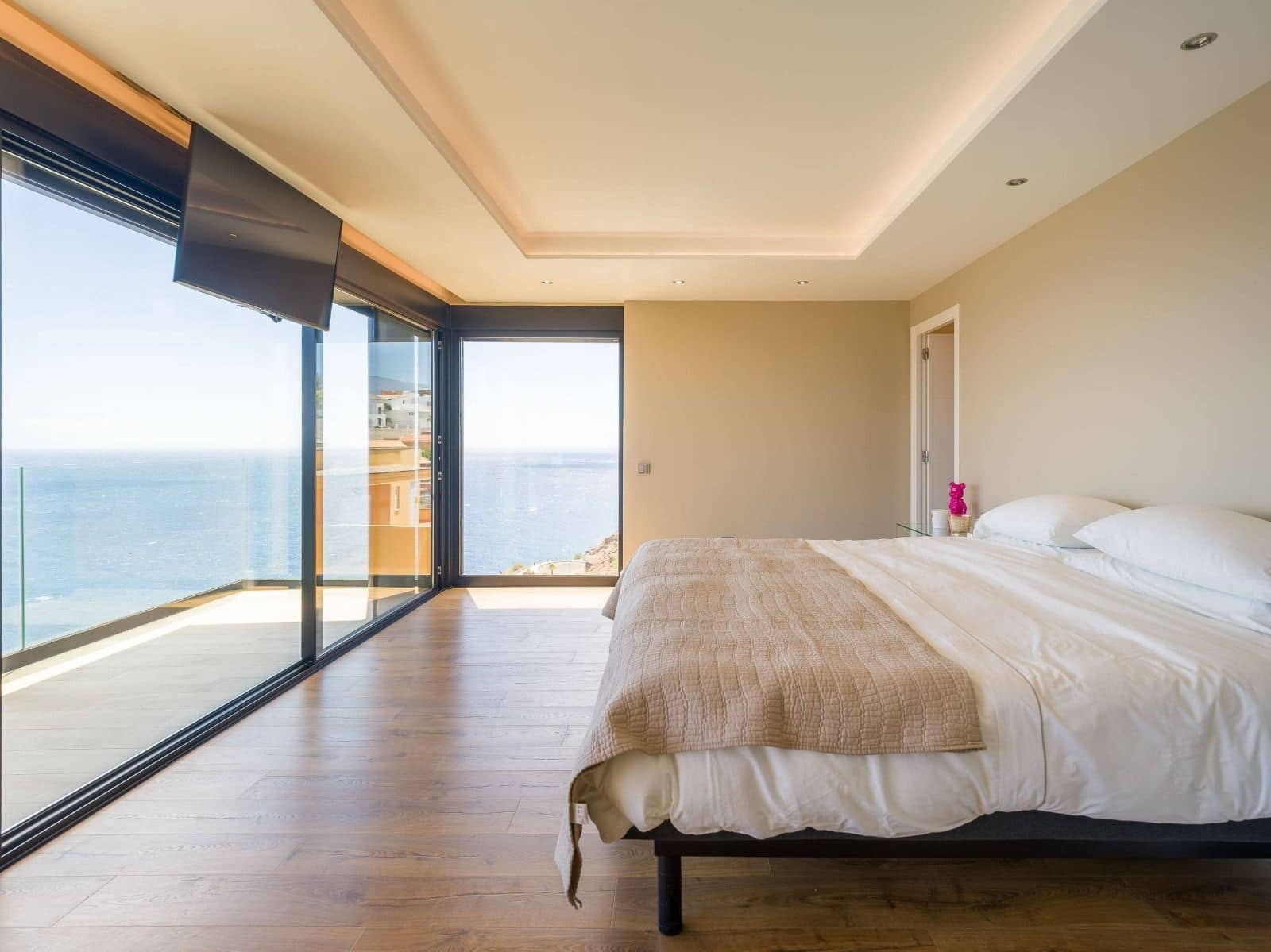 6 chambre Villa/Maison à vendre à Acoran avec piscine garage - 1 599 000 € (Ref: 9340679)