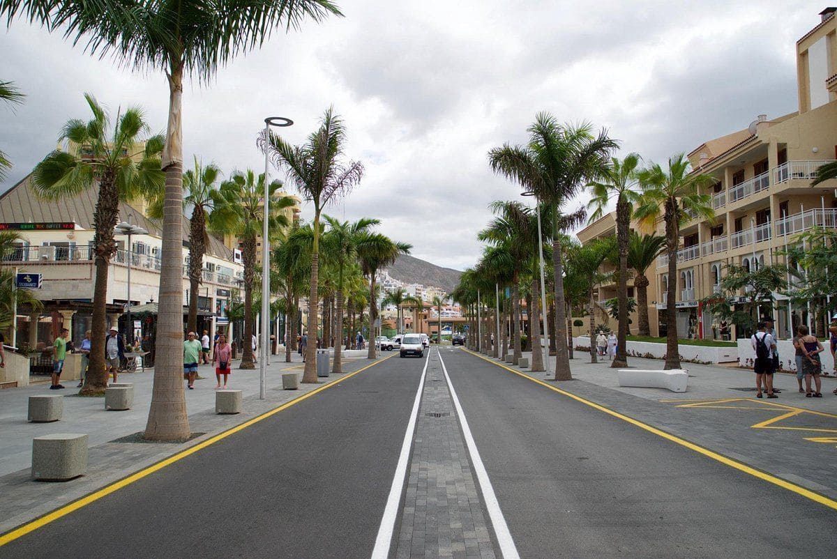 Appartement te koop in Playa de las Americas met zwembad - € 250.000 (Ref: 9341855)