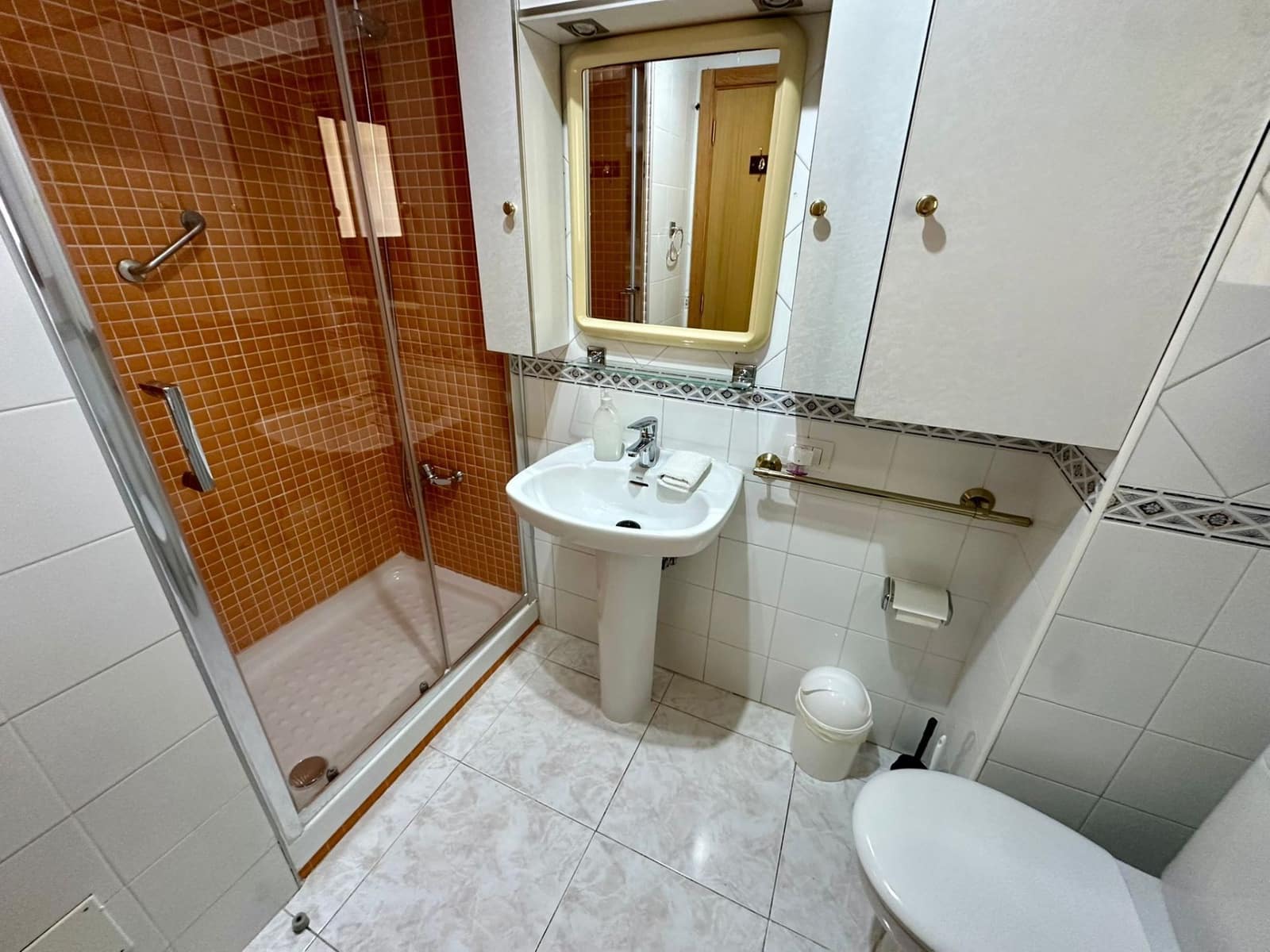 Appartement te koop in Playa de las Americas met zwembad - € 250.000 (Ref: 9341855)