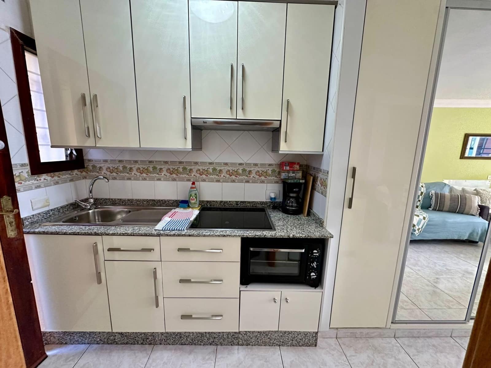 Appartement te koop in Playa de las Americas met zwembad - € 250.000 (Ref: 9341855)