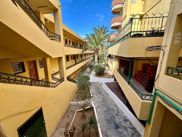 Appartement te koop in Playa de las Americas, Arona met zwembad - € 250.000 (Ref: 9341855)