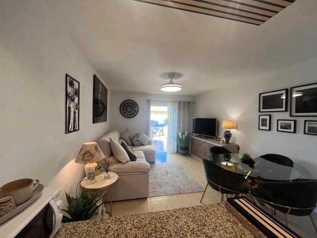 2 slaapkamer Halfvrijstaande villa te koop in Costa Adeje, Adeje met zwembad garage - € 455.000 (Ref: 9371730)