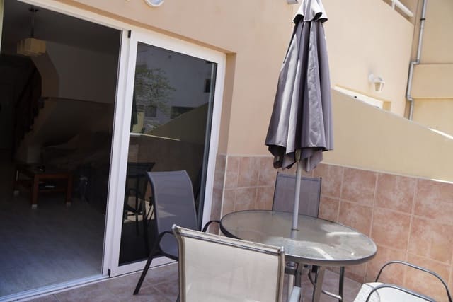 3 chambre Villa/Maison à vendre à Playa del Duque, Adeje avec piscine garage - 420 000 € (Ref: 9378722)