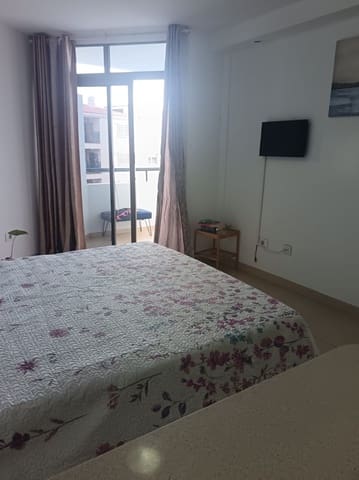 Appartement te koop in Los Cristianos, Arona met zwembad - € 218.000 (Ref: 9382332)