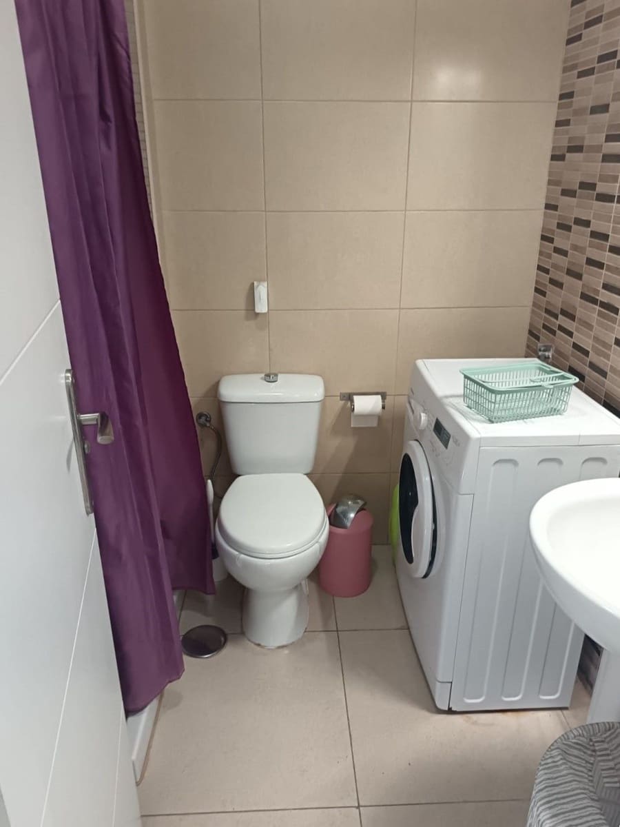 Apartment for sale in Los Cristianos with pool - € 218,000 (Ref: 9382332)