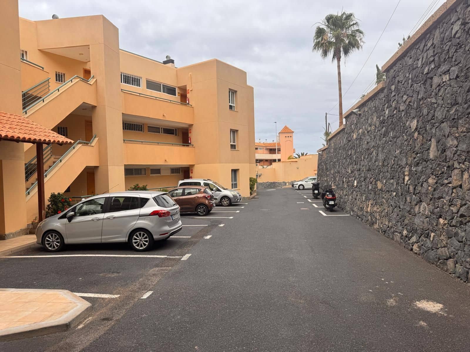 2 sypialnia Penthouse na sprzedaż w El Madronal z basenem garażem - 499 000 € (Ref: 9395717)