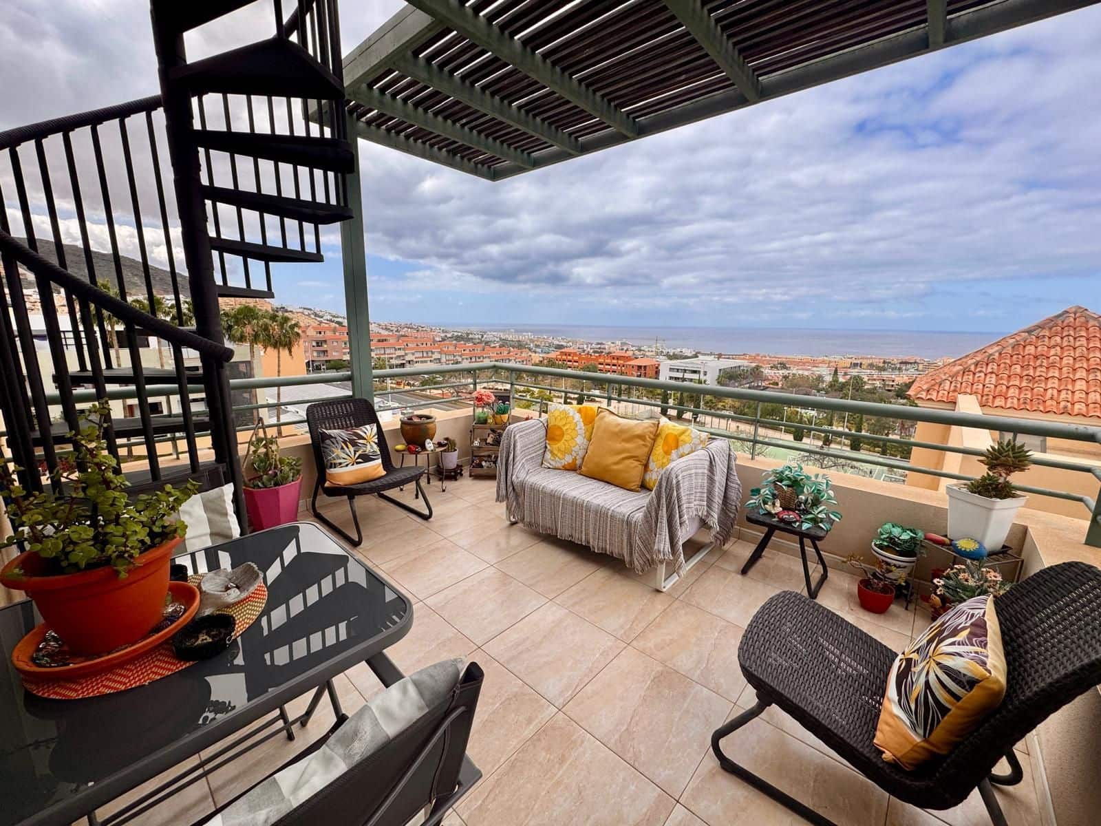 2 sypialnia Penthouse na sprzedaż w El Madronal z basenem garażem - 499 000 € (Ref: 9395717)