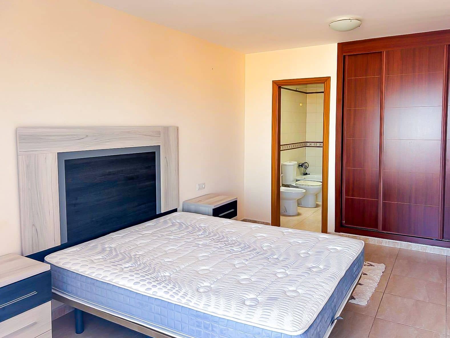 3 slaapkamer Halfvrijstaande villa te koop in El Madronal met garage - € 475.000 (Ref: 9395718)