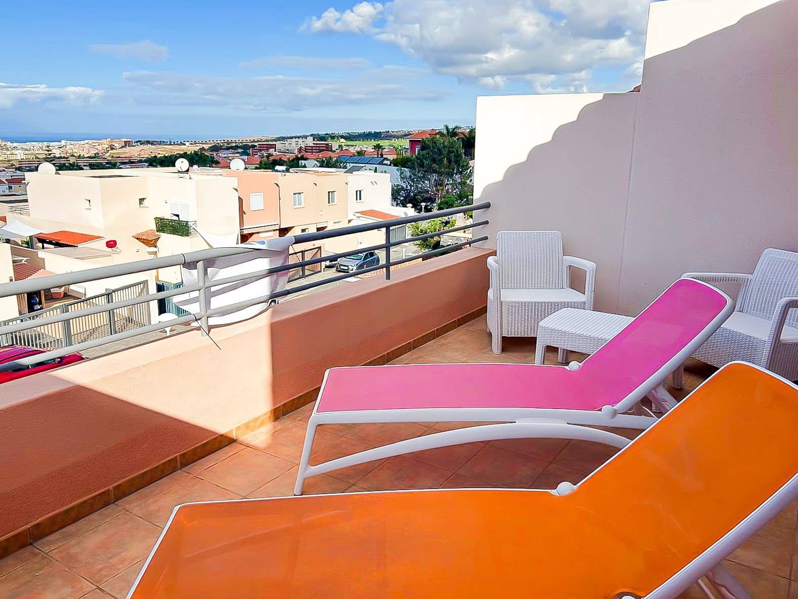 3 slaapkamer Halfvrijstaande villa te koop in El Madronal met garage - € 475.000 (Ref: 9395718)