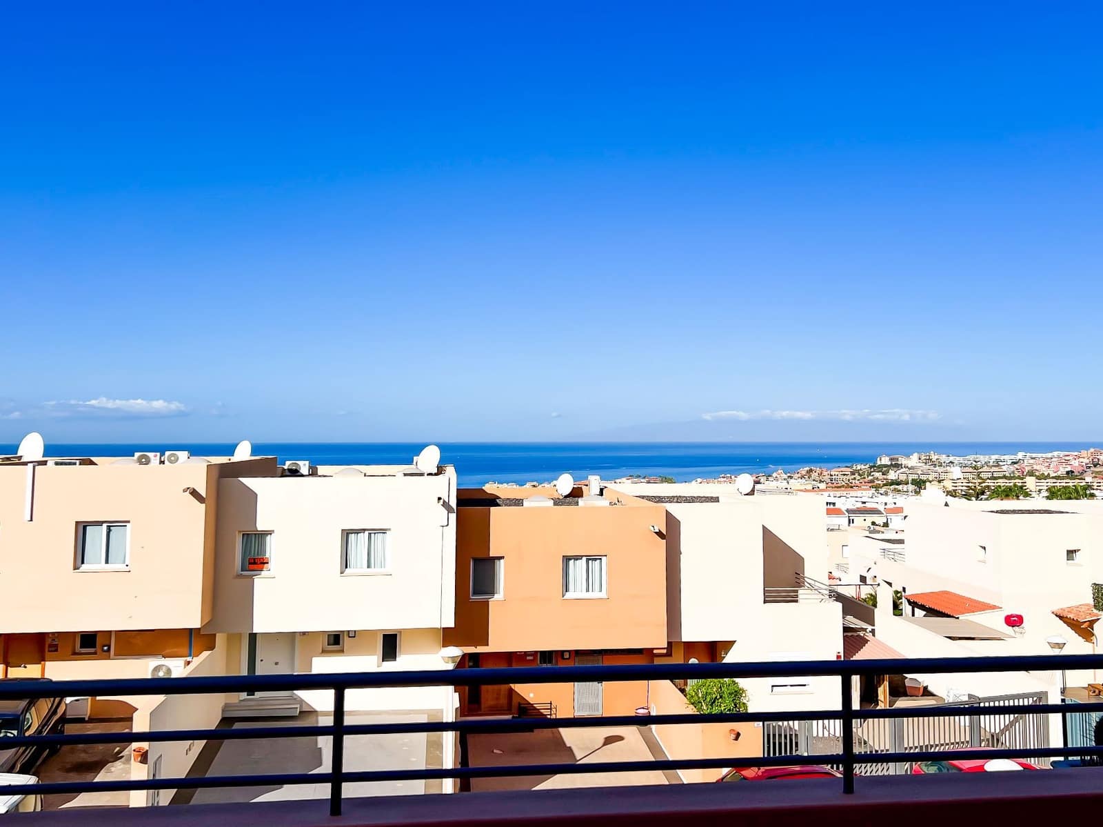 3 slaapkamer Halfvrijstaande villa te koop in El Madronal met garage - € 475.000 (Ref: 9395718)