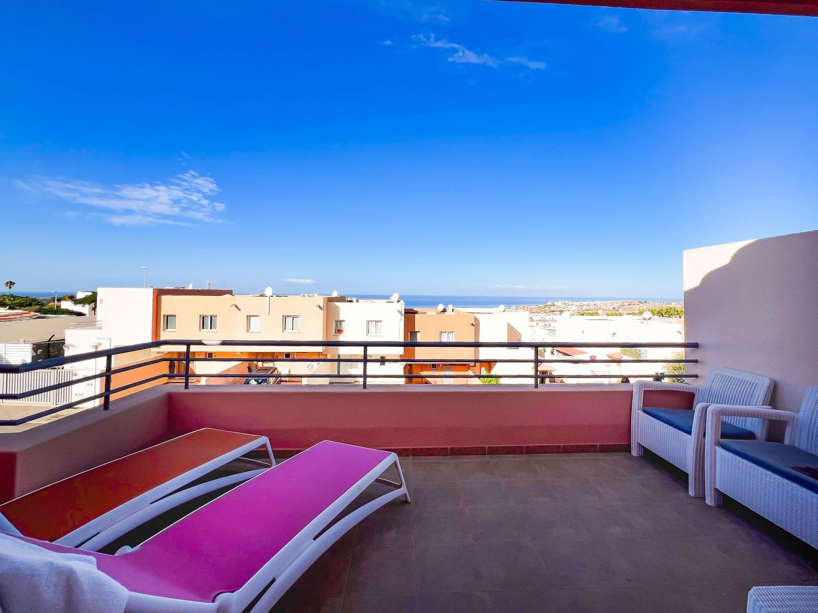 3 slaapkamer Halfvrijstaande villa te koop in El Madronal met garage - € 475.000 (Ref: 9395718)